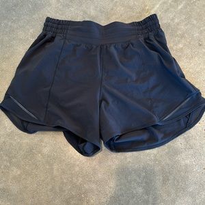 Lululemon hotty hot high rise shorts. 4 inch